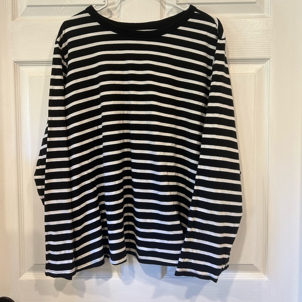 Old Navy Black and White Striped Long Sleeve Tee - Picture 2 of 4